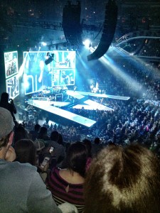 Tremendous Stage at he Maroon 5 Concert