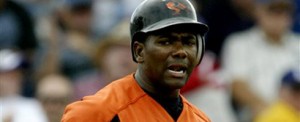 Miguel Tejada signs with Baltimore Orioles